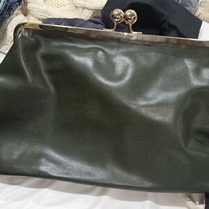 Jesalin Sette Oversized Kisslock Clutch - LIKE NEW